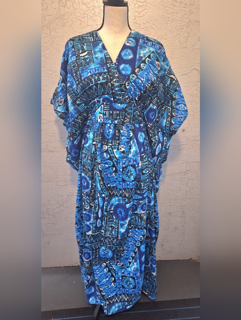 Tien Yang Hawaiian Blue Batik Pattern Inside Tie For Size Batwing Kaftan O/S